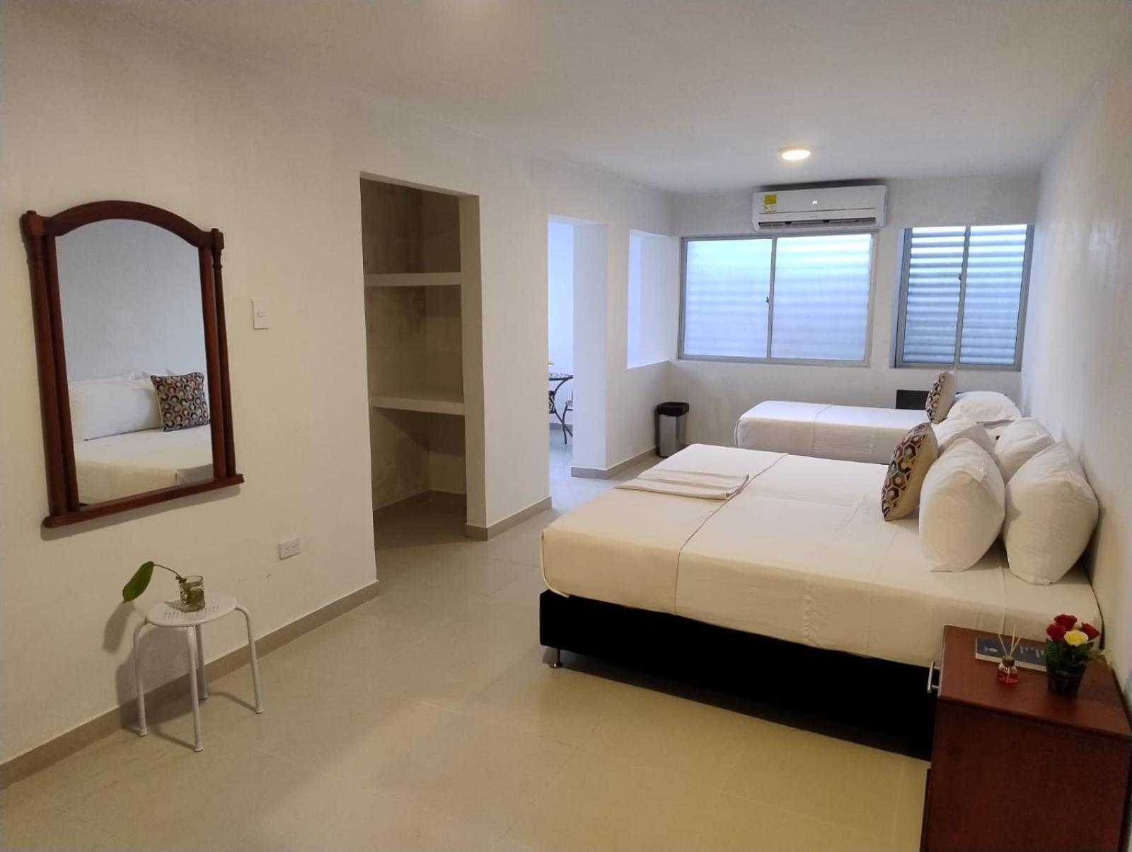 Hostel Dorado Plaza Getsemani Cartagena Exterior photo